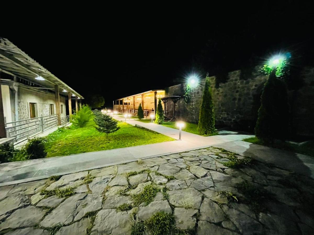 Lara Hotel Goris Buitenkant foto