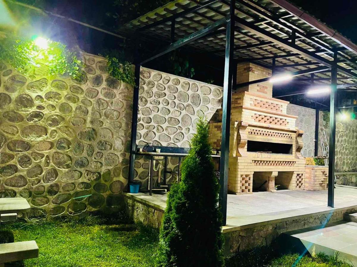Lara Hotel Goris Buitenkant foto