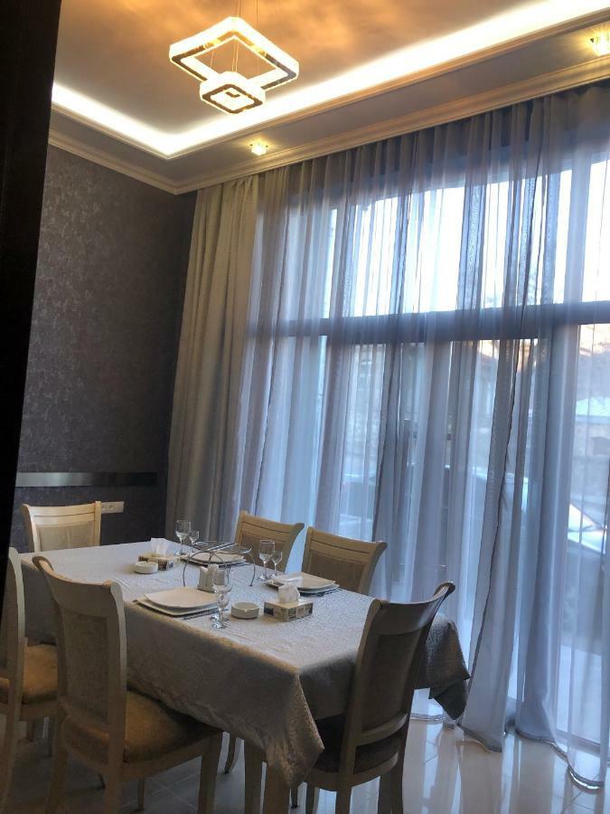 Lara Hotel Goris Buitenkant foto