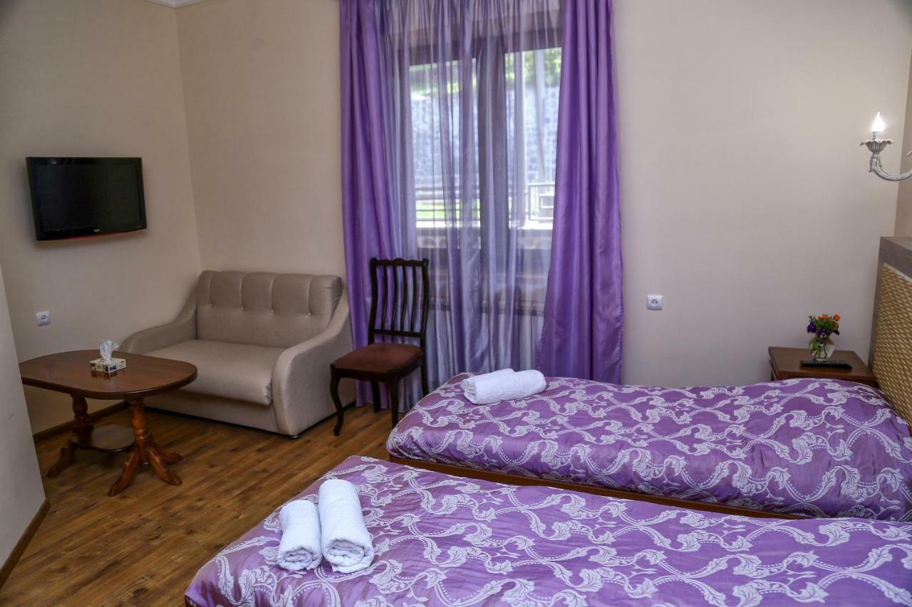 Lara Hotel Goris Buitenkant foto