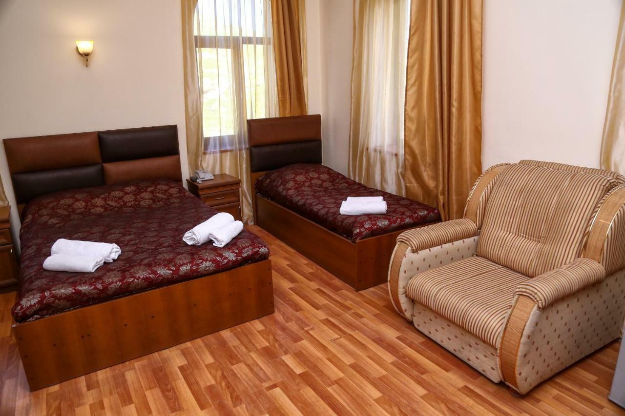 Lara Hotel Goris Buitenkant foto