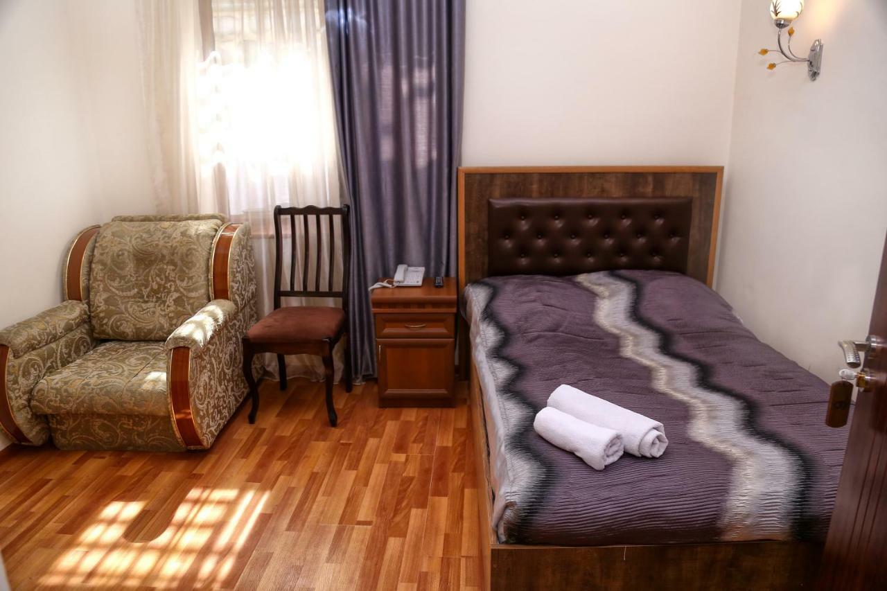 Lara Hotel Goris Buitenkant foto