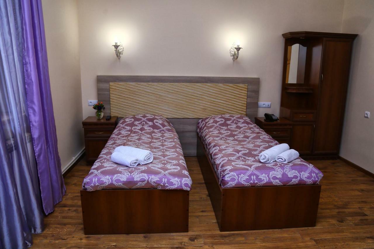 Lara Hotel Goris Buitenkant foto