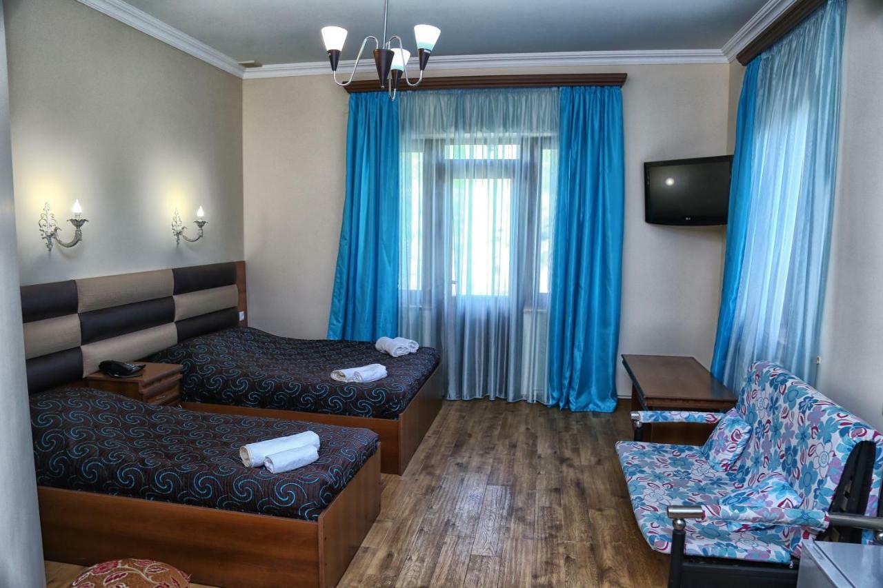 Lara Hotel Goris Buitenkant foto