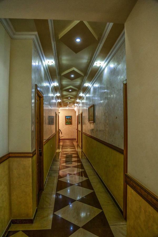 Lara Hotel Goris Buitenkant foto