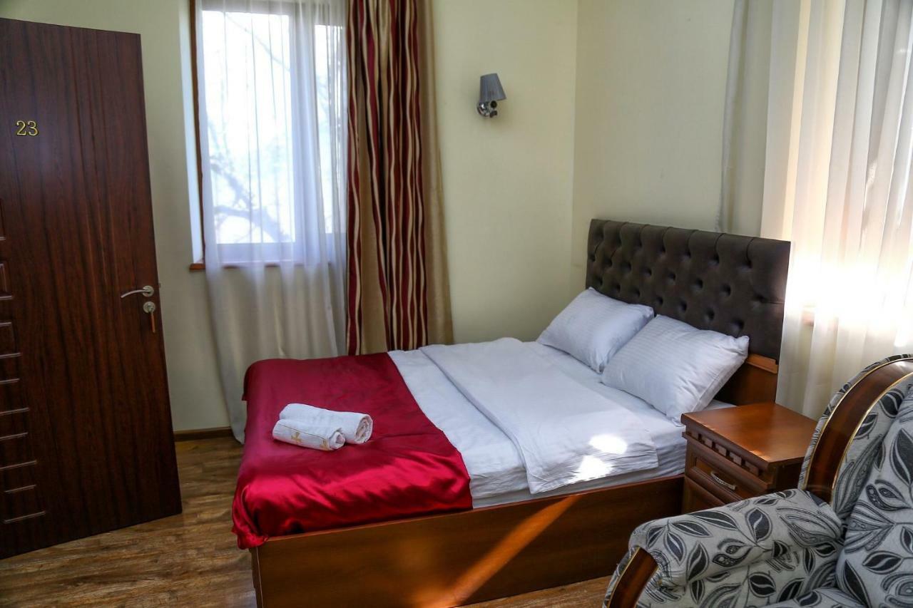 Lara Hotel Goris Buitenkant foto