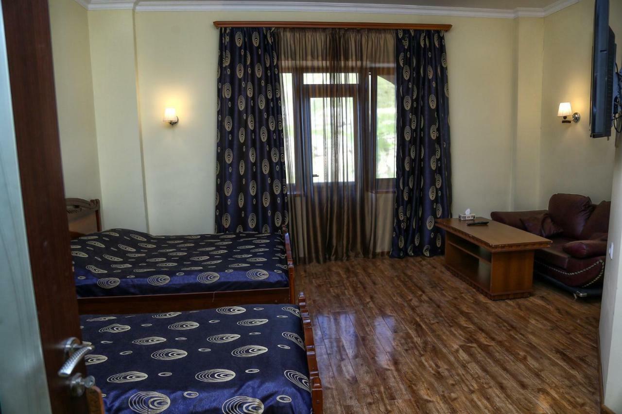 Lara Hotel Goris Buitenkant foto