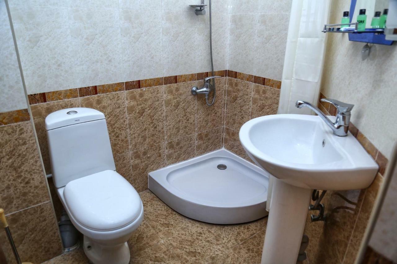 Lara Hotel Goris Buitenkant foto