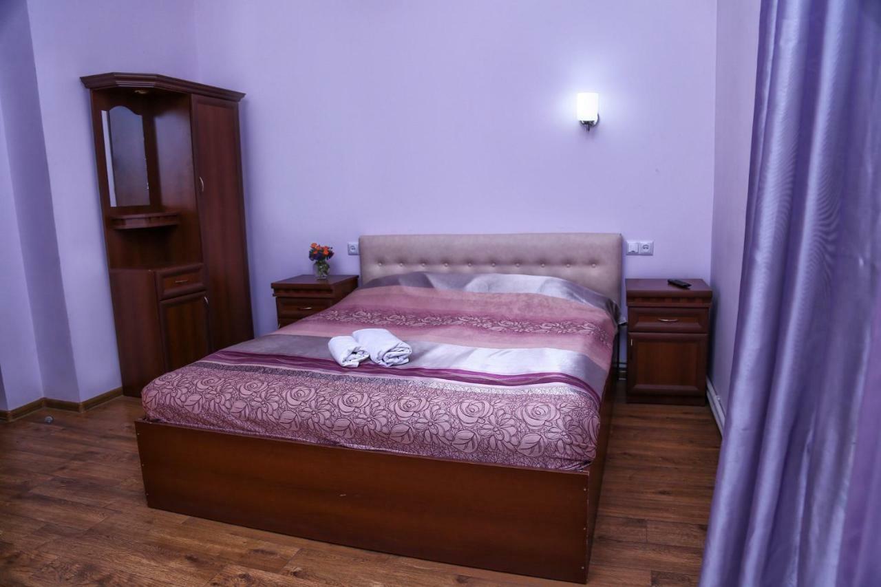 Lara Hotel Goris Buitenkant foto